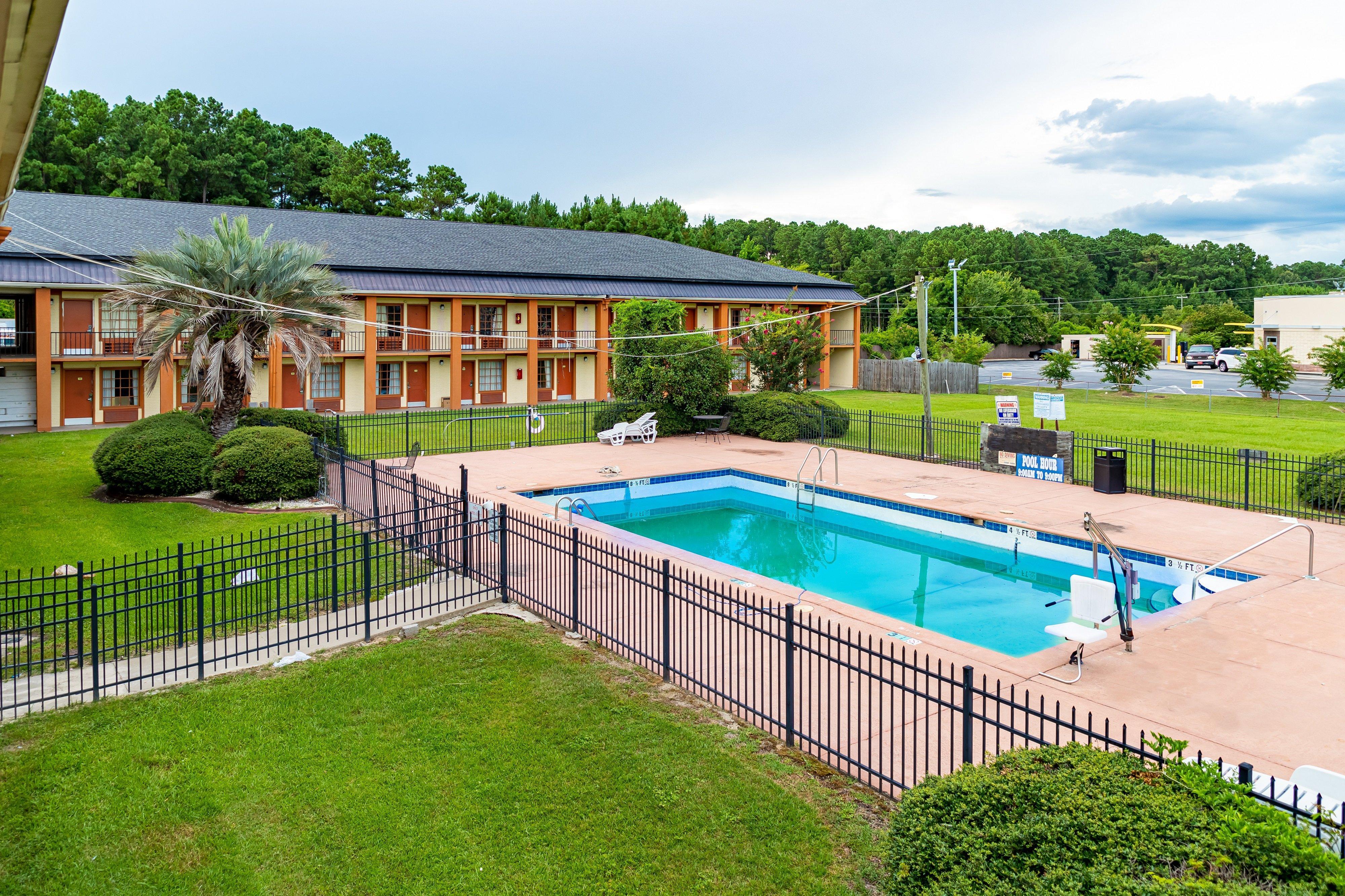 Red Roof Inn Savannah - Richmond Hill I-95 Ngoại thất bức ảnh